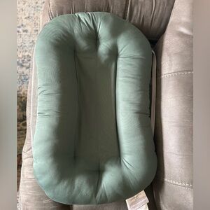 Snuggle me organic lounger